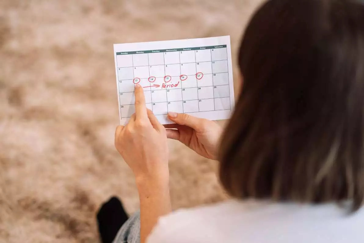 L'huile d'onagre et le cycle menstruel : Un allié naturel pour les femmes